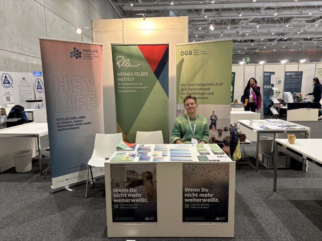 26. bis 29. November 2025: DGPPN-Kongress in Berlin (Louis am Stand der DGS)