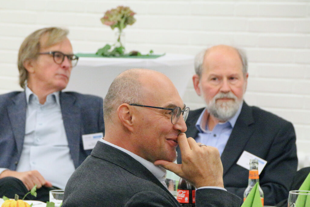Prof. Dr. med. Elmar Etzersdorfer, Dr. Uwe Sperling und PD Dr. Gerd Wagner beim Gesellschaftsabend der DGS-Herbsttagung in Bayreuth im Jahr 2025
